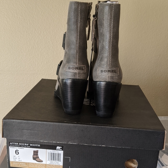 Sorel "After Hours" Winter Boot - Picture 5 of 9